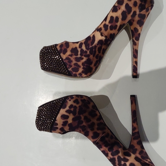 BAKERS beautiful heels☘️☘️🌼 animal print - Picture 12 of 14
